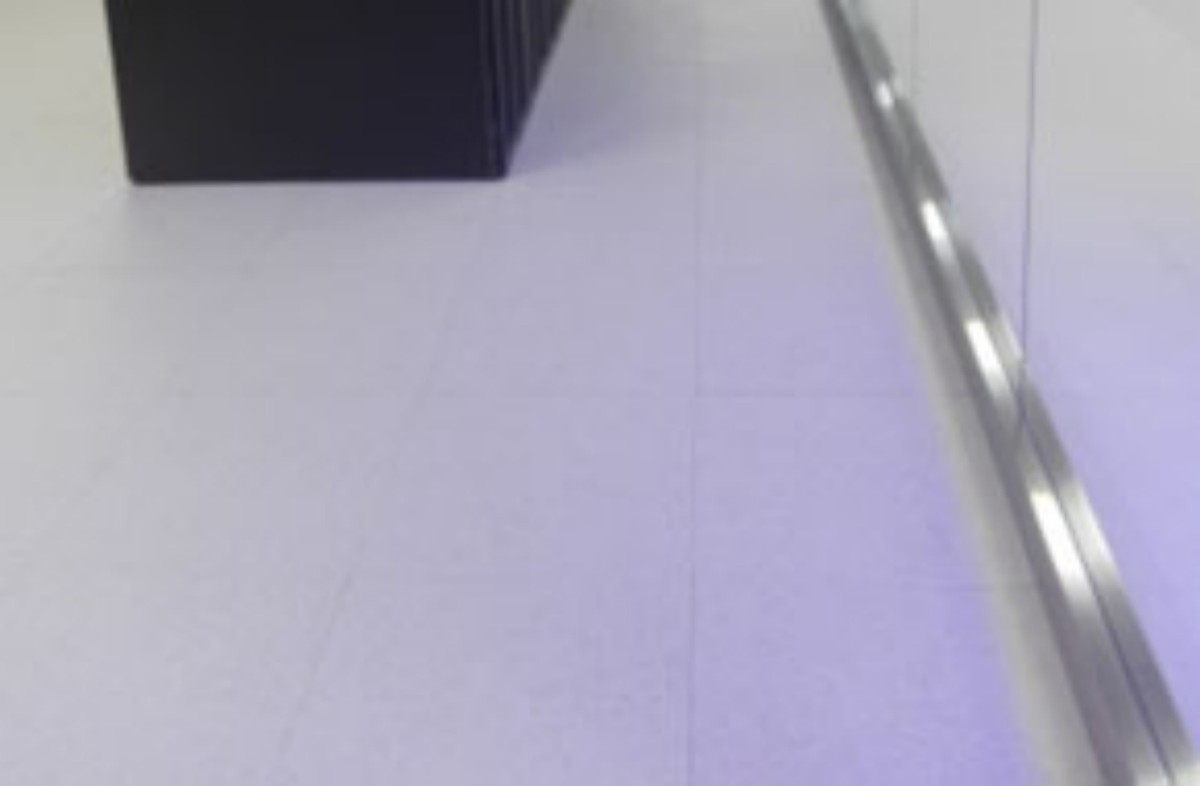 中國藥科大學(xué)沈飛（無邊防靜電地板）